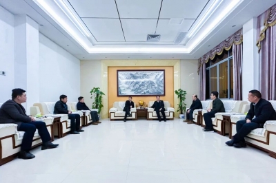 遂川縣委副書記、縣長羅剛到堅基礦業(yè)調(diào)硏指導(dǎo)